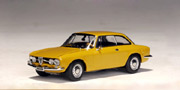 ALFA ROMEO 1750 GTV 1967 (GIALLO OCRA) (LHD) AutoArt 50102 1:43 scale die cast model car
