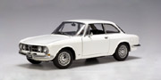 ALFA ROMEO 1750 GTV 1967 (WHITE) (LHD) AutoArt 70101 1:18 scale die cast model car