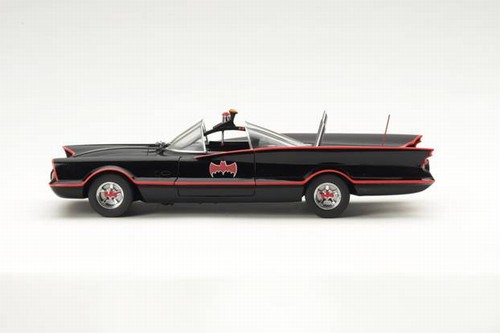 1966 Batman Batmobile Hot Wheels L2090 1/18 scale die cast George Barris TV car